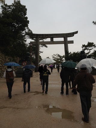 厳島神社の入り口.jpg